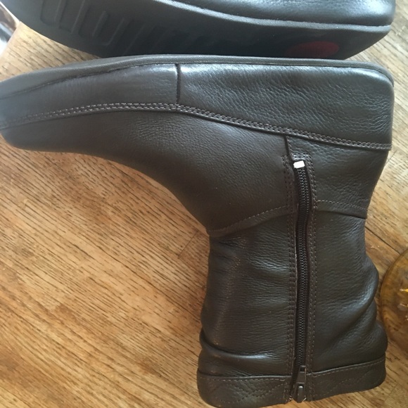 EUC FitFlop Dark Brown Leather Crush Boot Zipper Closure & Microwabbleboard Sole - Picture 7 of 12
